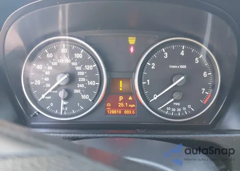 2013 BMW X1 xDrive28I из США, поврежденный, VIN WBAVL1C59DVR85639